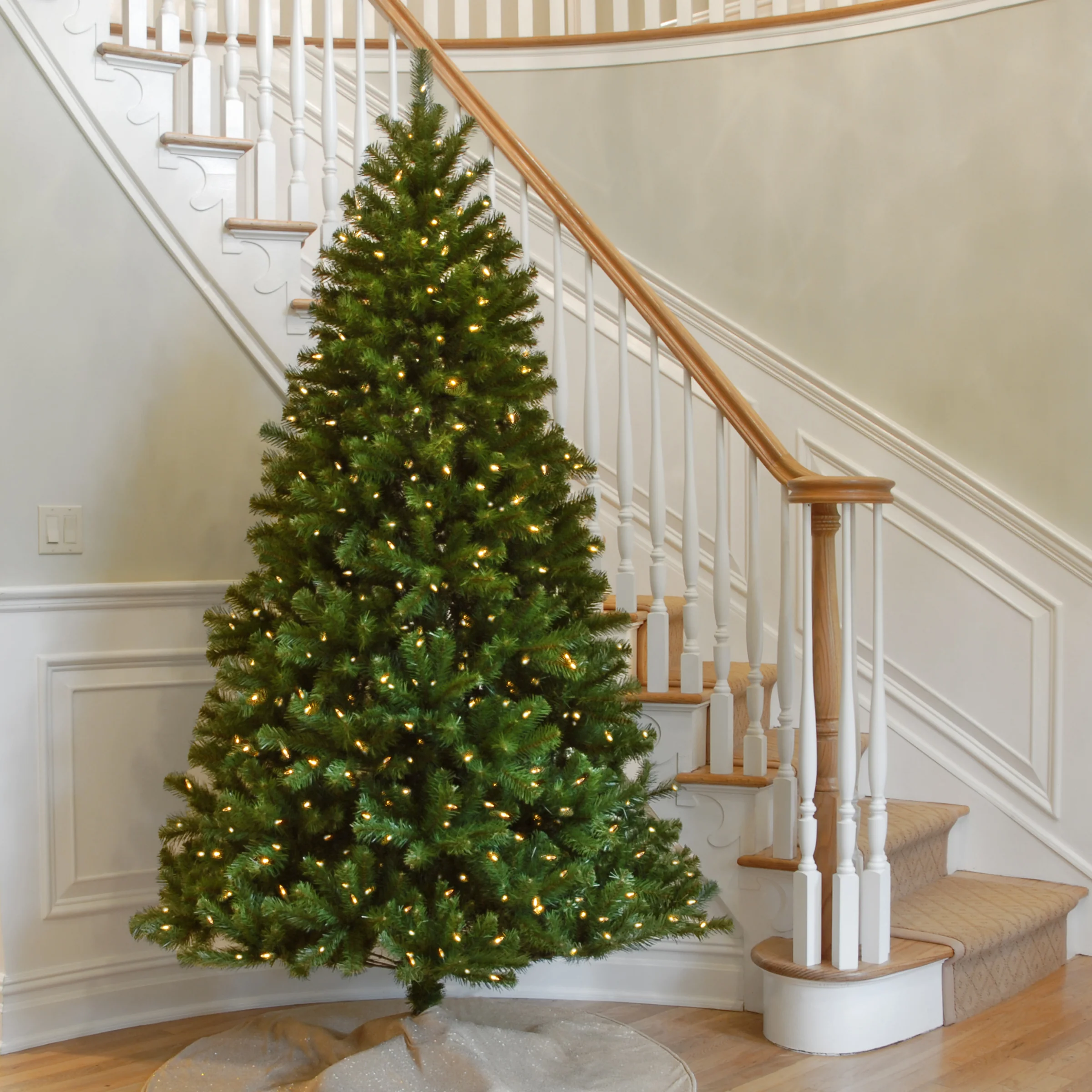 7.5 ft. Pre-Lit North Valley Spruce Tree with Clear Lights, Plug-In - Image 3