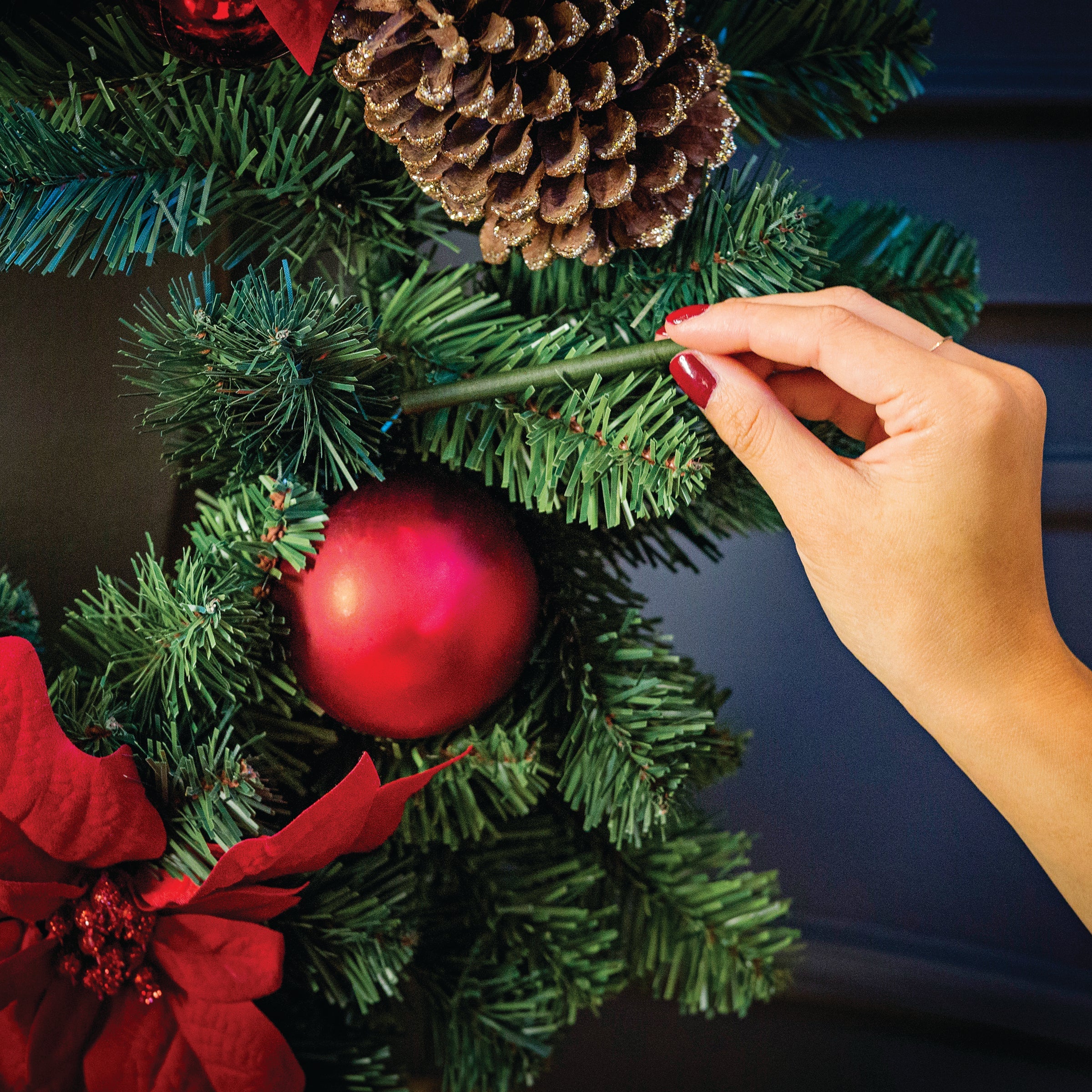 Scented Ornaments, 2-Pack- 6ct Bottle, Christmas Berry, Fragrance-Infused Paper Sticks - Image 9